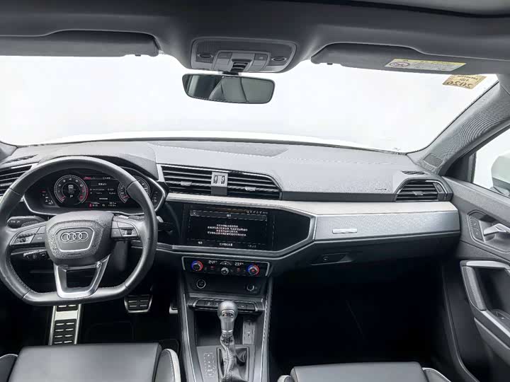 Фото 6 - Audi Q3