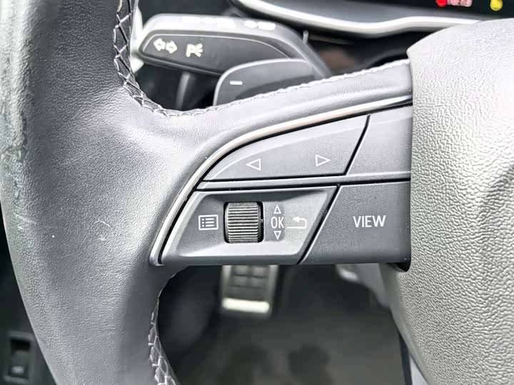 Фото 8 - Audi Q3