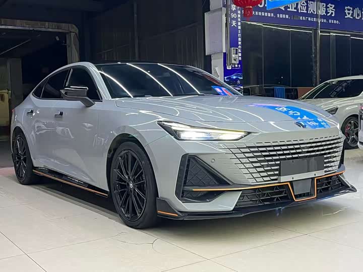 Фото 3 - Changan UNI-V