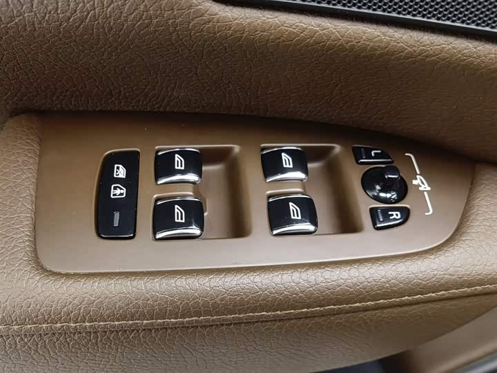 Фото 9 - Volvo S90 Hybrid