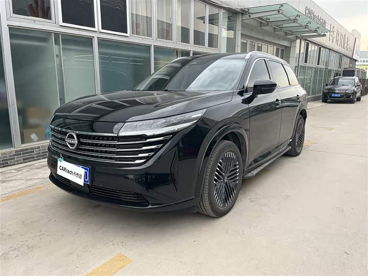 Фото 1 - Nissan Pathfinder