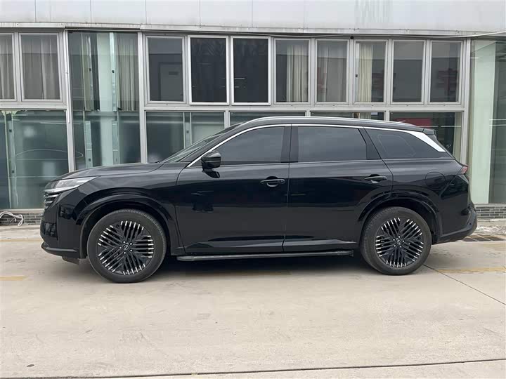 Фото 3 - Nissan Pathfinder