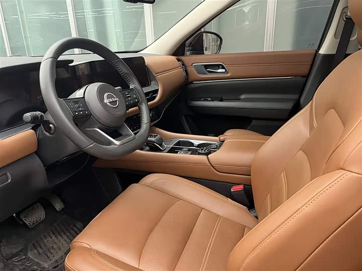 Фото 4 - Nissan Pathfinder