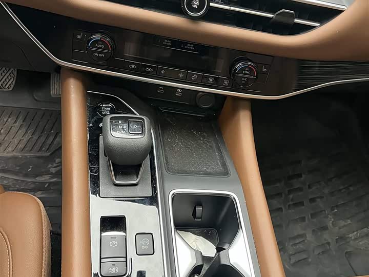 Фото 5 - Nissan Pathfinder