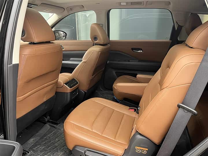 Фото 7 - Nissan Pathfinder