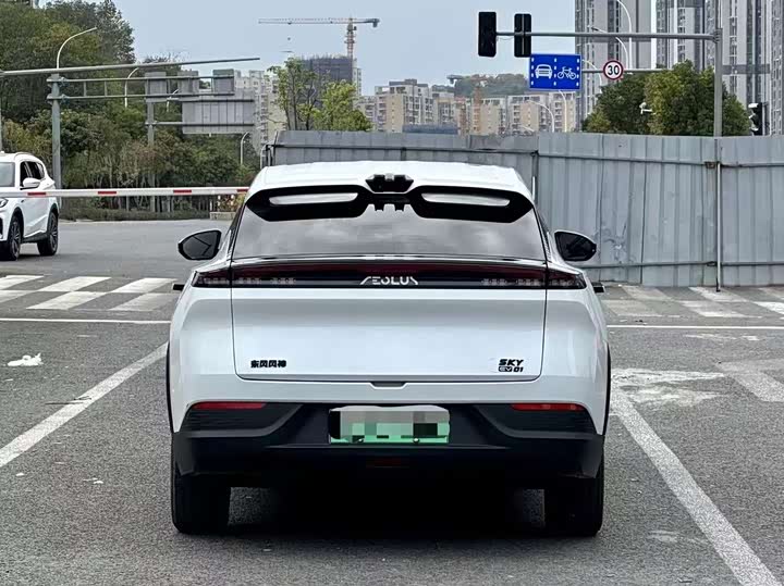 Фото 3 - Dongfeng Aeolus Sky EV01