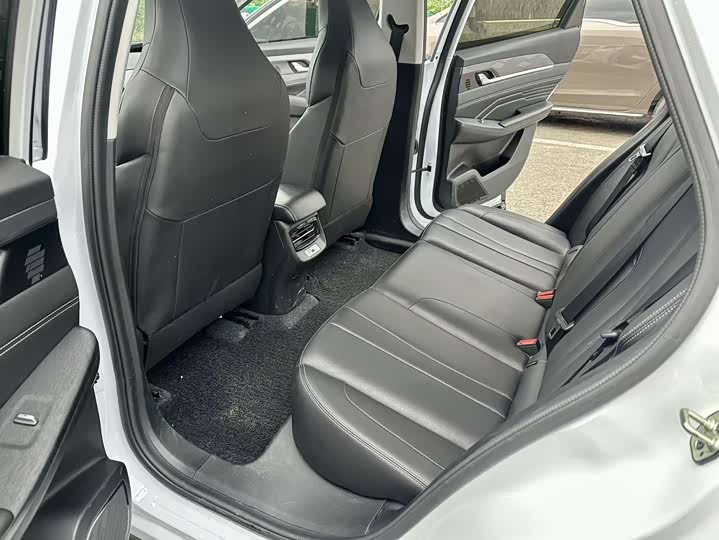 Фото 7 - Dongfeng Aeolus Sky EV01