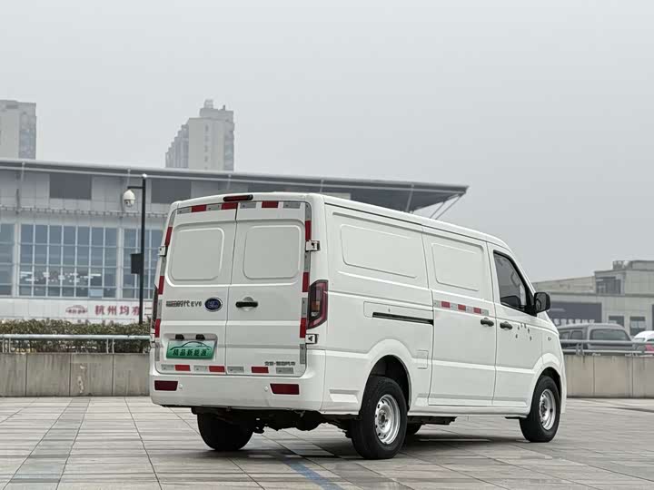 Фото 6 - Foton EV6