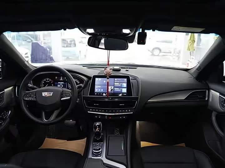 Фото 8 - Cadillac CT5