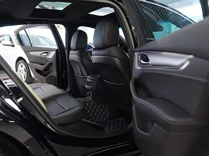 Фото 9 - Cadillac CT5