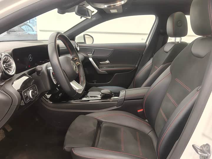 Фото 9 - Mercedes-Benz A-Class