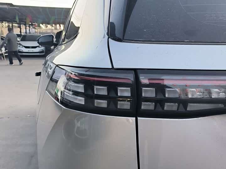 Фото 6 - Dongfeng Yipai eπ 008