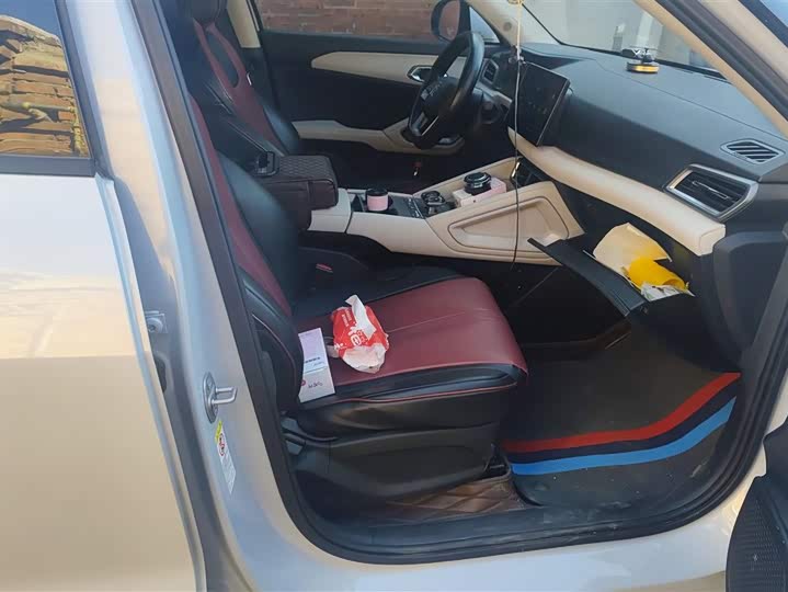 Фото 8 - BYD Yuan Up