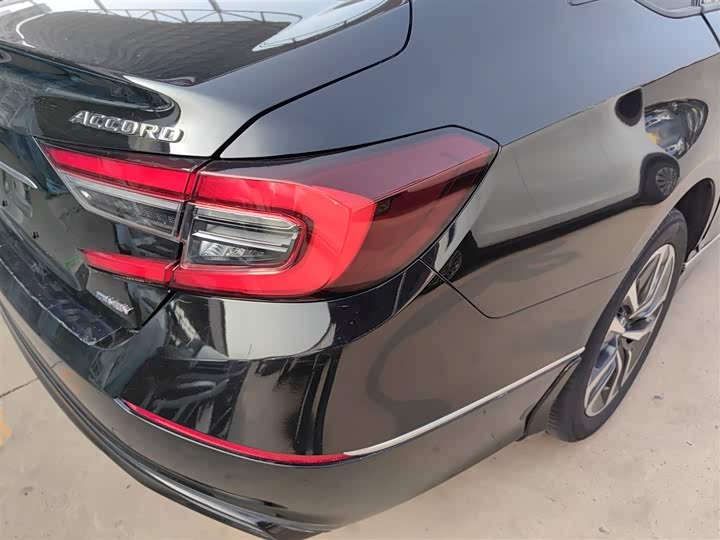 Фото 8 - Honda Accord