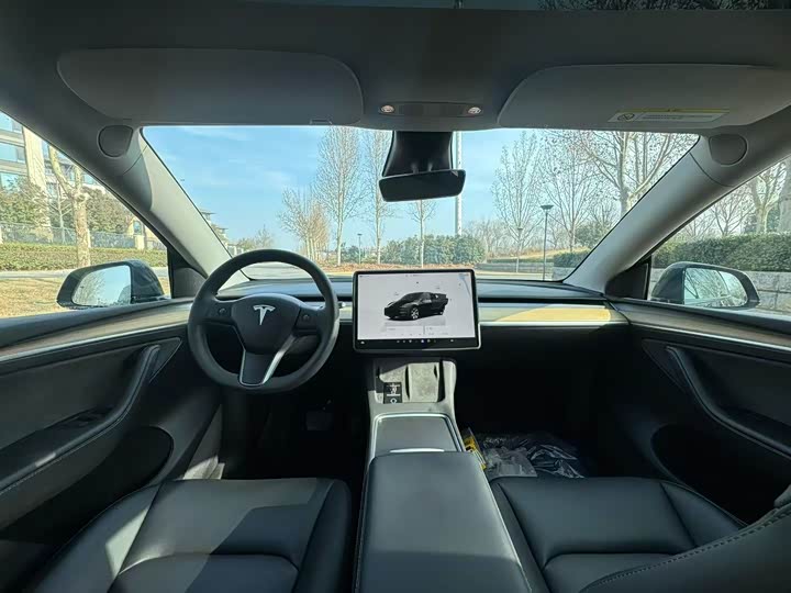 Фото 4 - Tesla Model Y