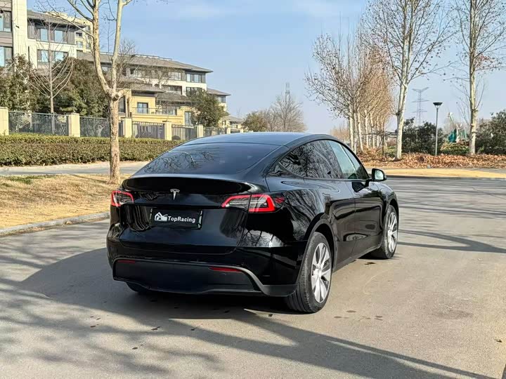 Фото 7 - Tesla Model Y