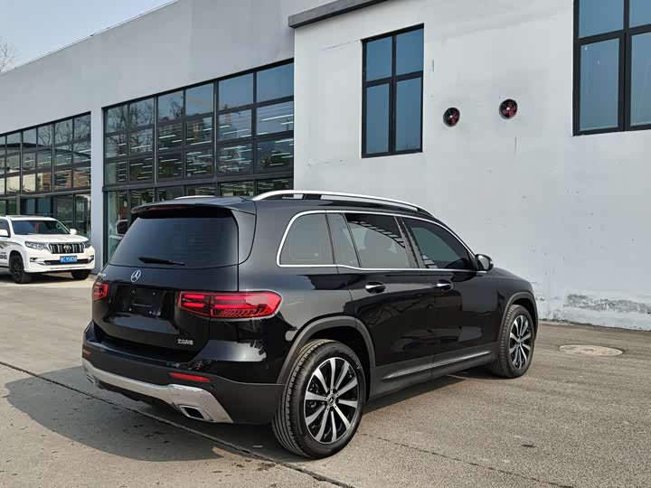 Фото 8 - Mercedes-Benz GLB-Class