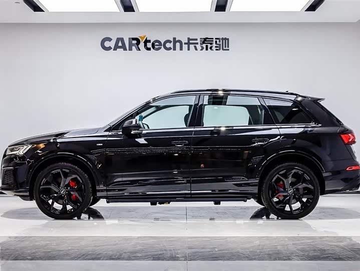 Фото 3 - Audi Q7