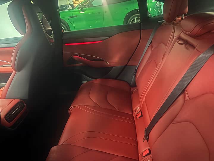 Фото 8 - Xiaomi SU7