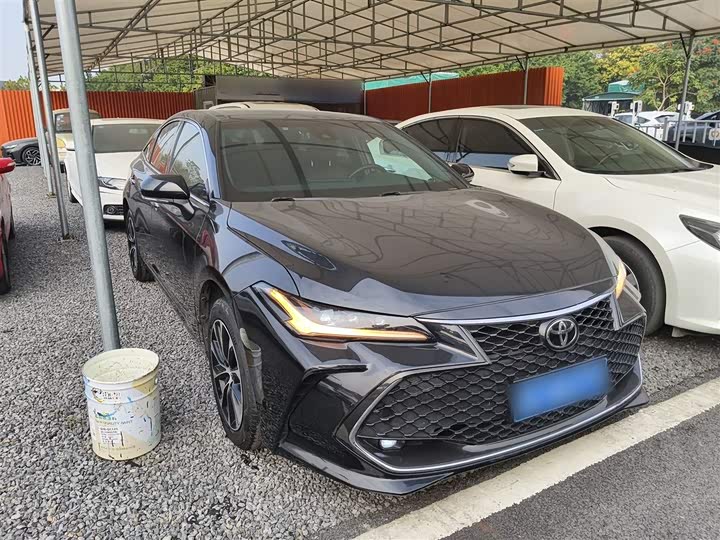 Фото 4 - Toyota Avalon