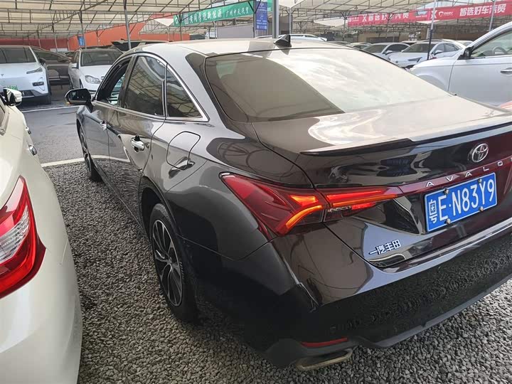 Фото 5 - Toyota Avalon