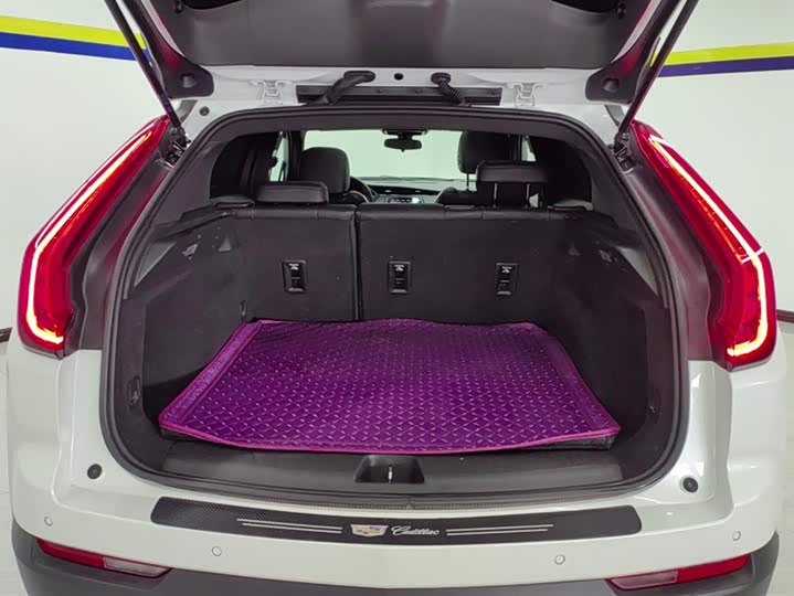 Фото 4 - Cadillac XT4