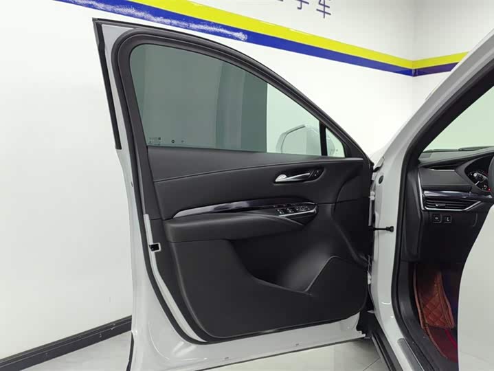 Фото 7 - Cadillac XT4