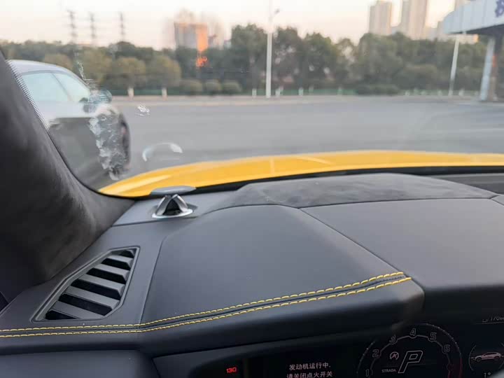 Фото 7 - Lamborghini Urus