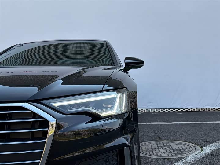 Фото 7 - Audi A6L