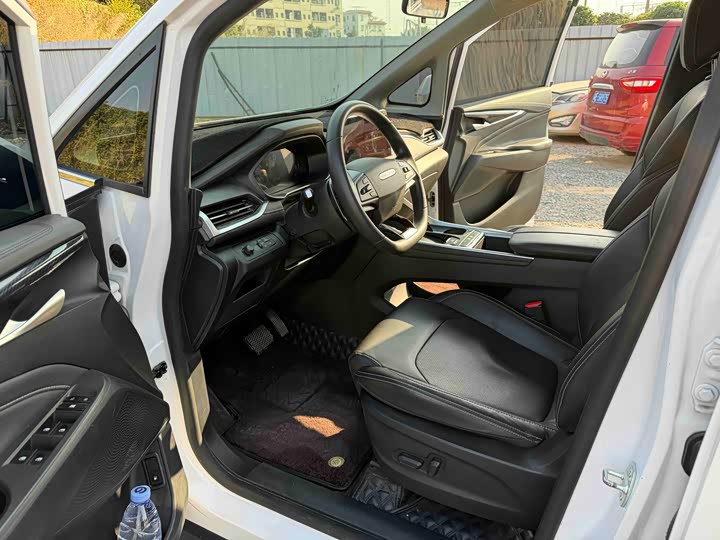 Фото 9 - Maxus G50