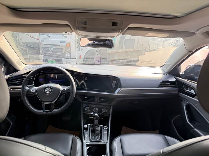 Фото 8 - Volkswagen Sagitar L