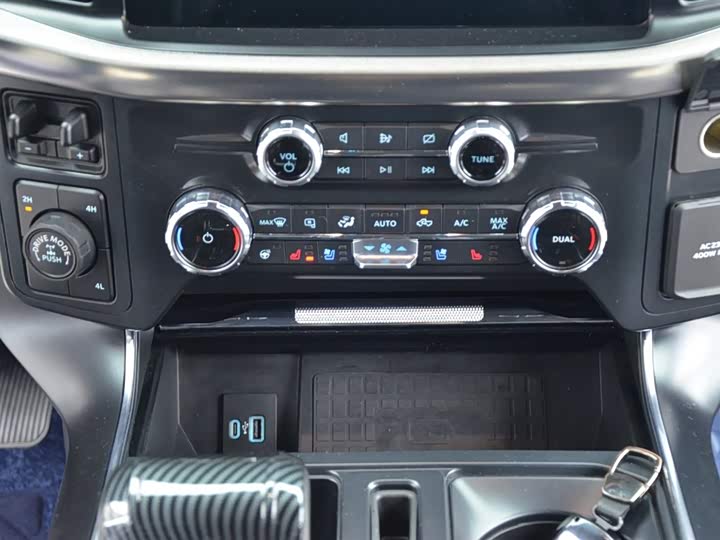 Фото 8 - Ford F-150 Raptor