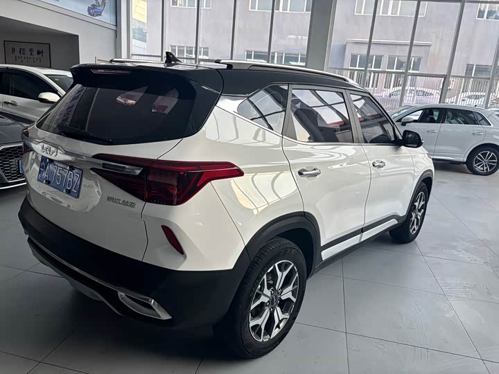 Фото 6 - Kia KX3