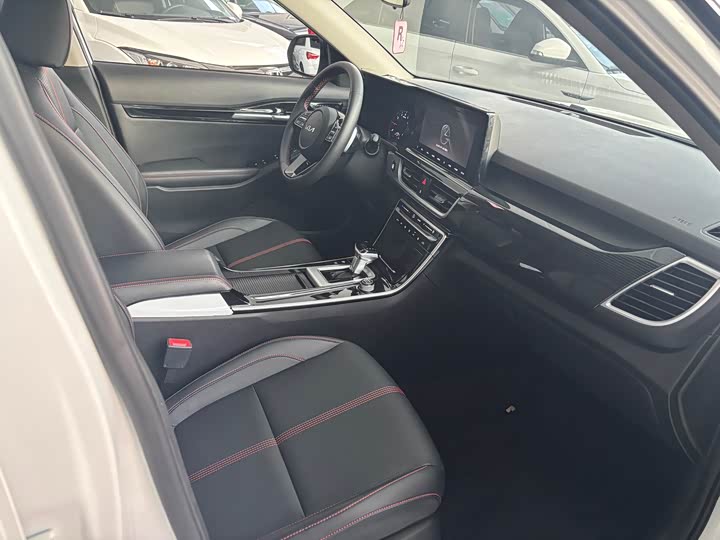 Фото 7 - Kia KX3