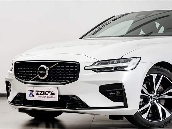 Фото 3 - Volvo S60