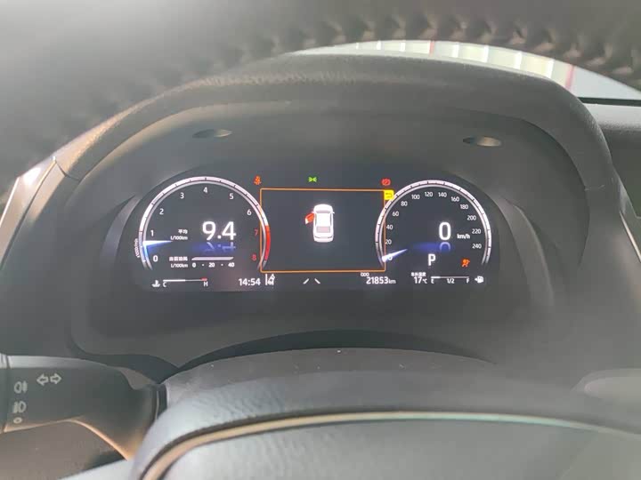 Фото 8 - Toyota Camry