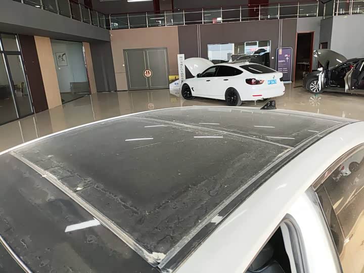 Фото 9 - Toyota Camry