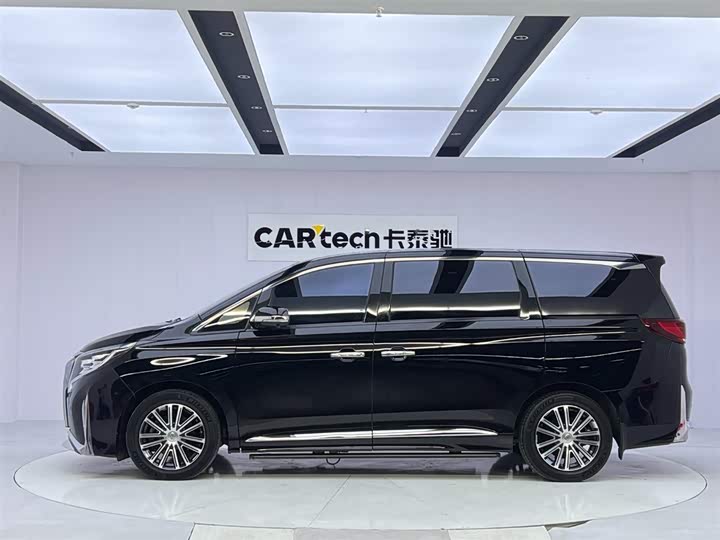 Фото 2 - GAC Trumpchi M8