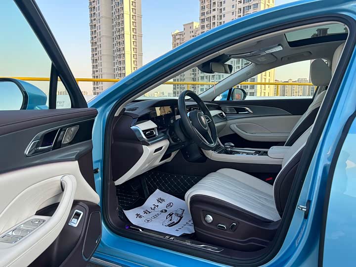 Фото 4 - Hongqi H5