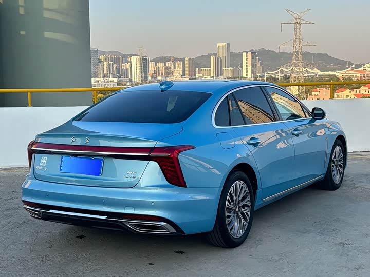 Фото 8 - Hongqi H5