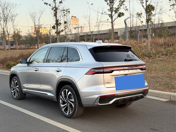 Фото 6 - Geely Monjaro