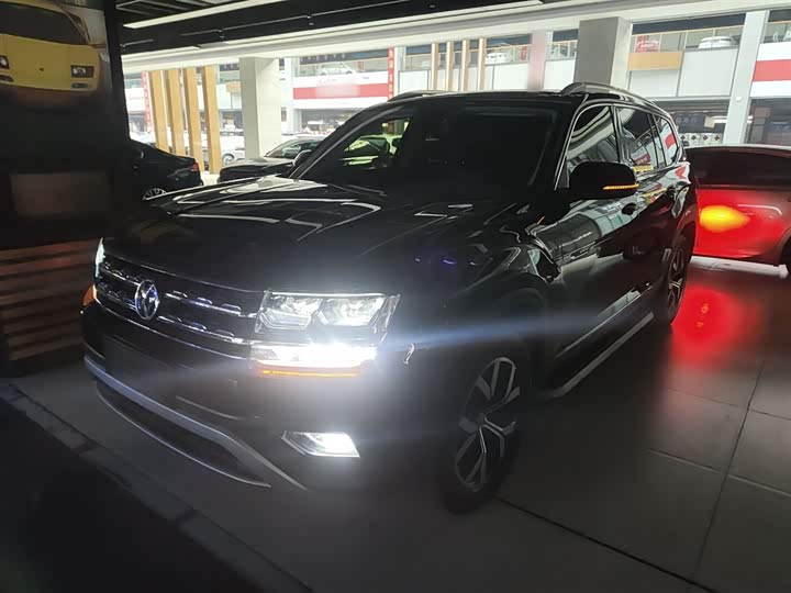 Фото 1 - Volkswagen Teramont Pro