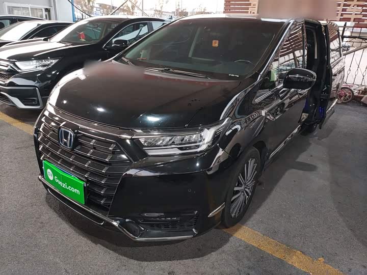 Фото 1 - Honda Elysion