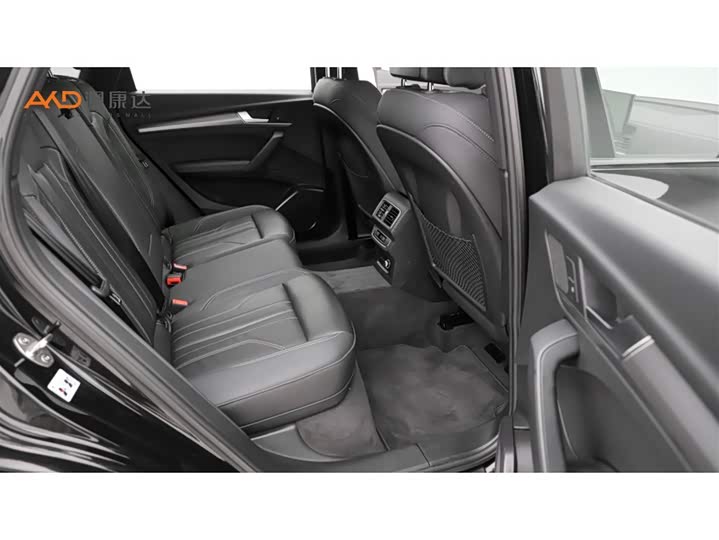 Фото 8 - Audi Q5L