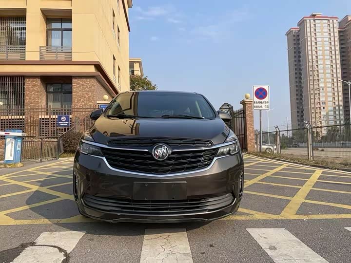 Фото 2 - Buick GL8 ES