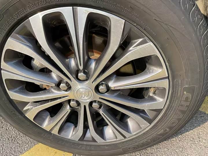 Фото 5 - Buick GL8 ES