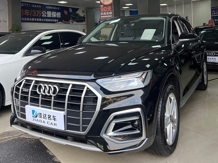 Фото 1 - Audi Q5L