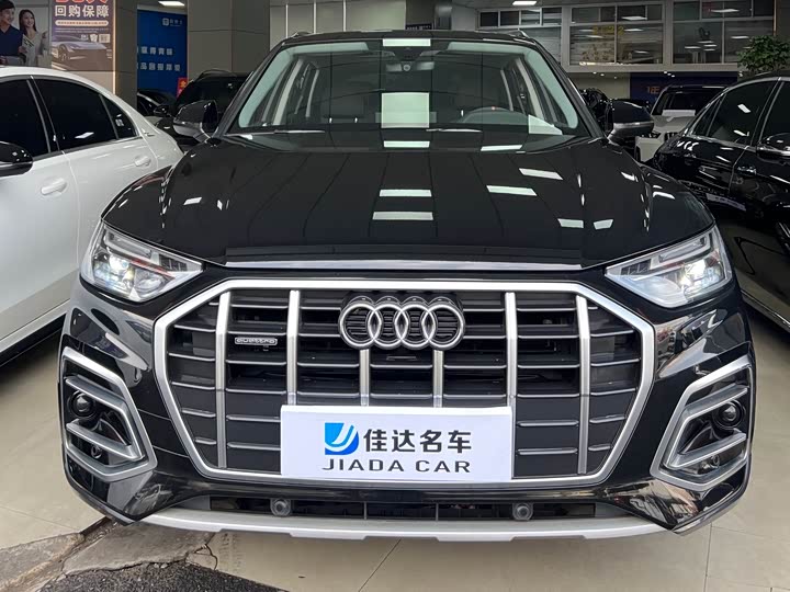 Фото 2 - Audi Q5L