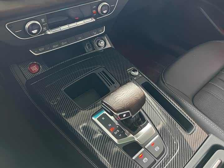 Фото 5 - Audi Q5L