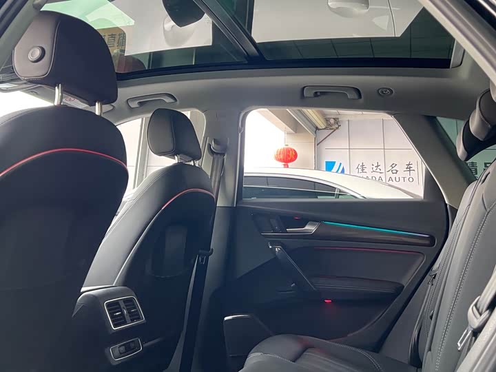 Фото 9 - Audi Q5L